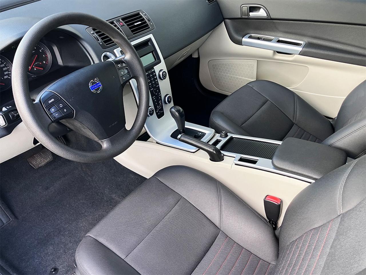 2011 Volvo C30 T5|SUNROOF|ALLOY WHEELS Photo4