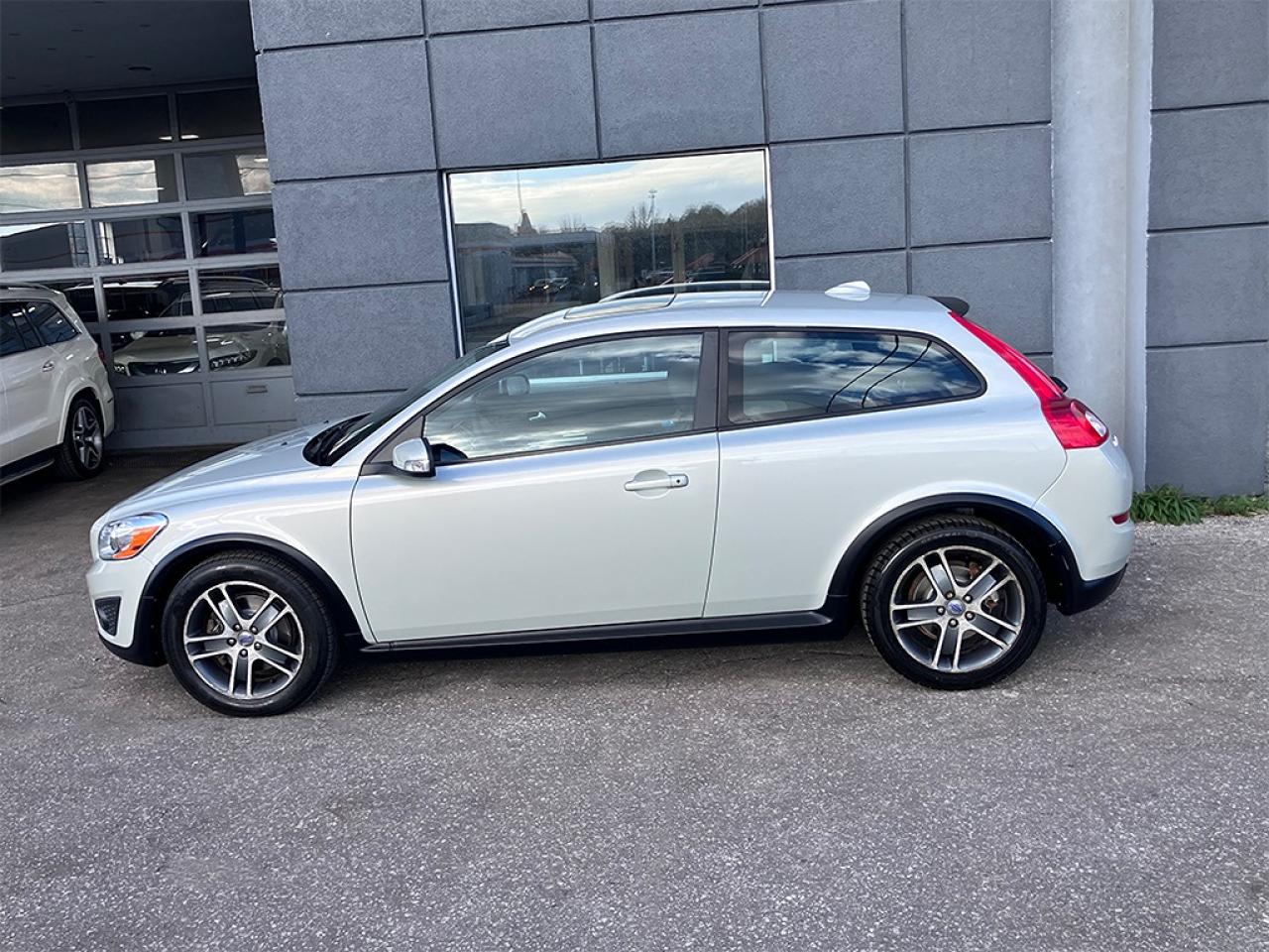 2011 Volvo C30 T5|SUNROOF|ALLOY WHEELS Photo3