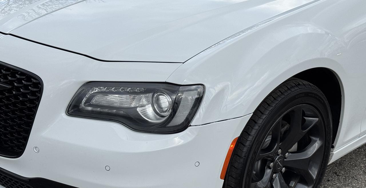 2023 Chrysler 300 300S RWD+Adaptive Cruise+Roof+LIKE NEW Photo