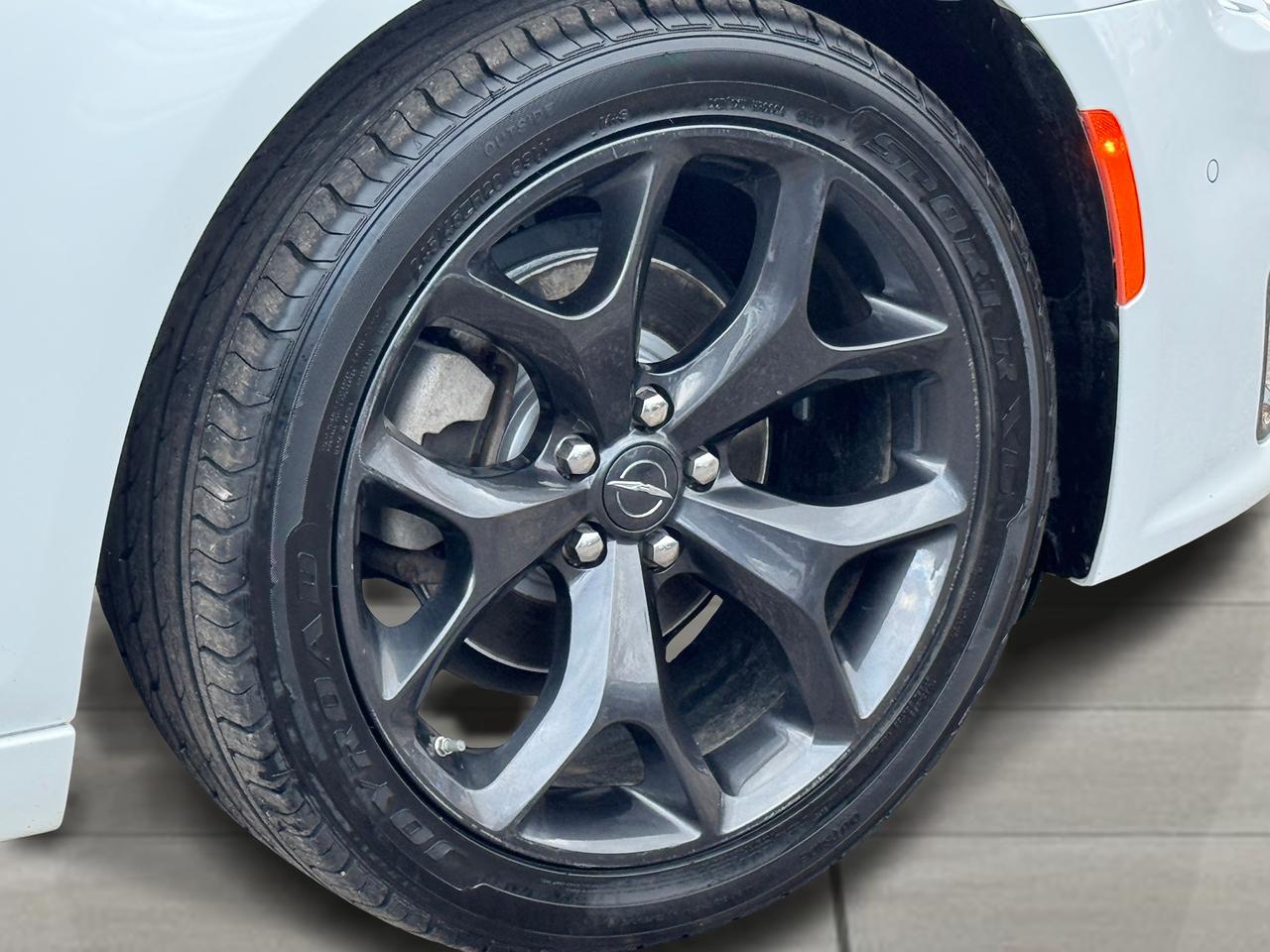 2023 Chrysler 300 300S RWD+Adaptive Cruise+Roof+LIKE NEW Photo