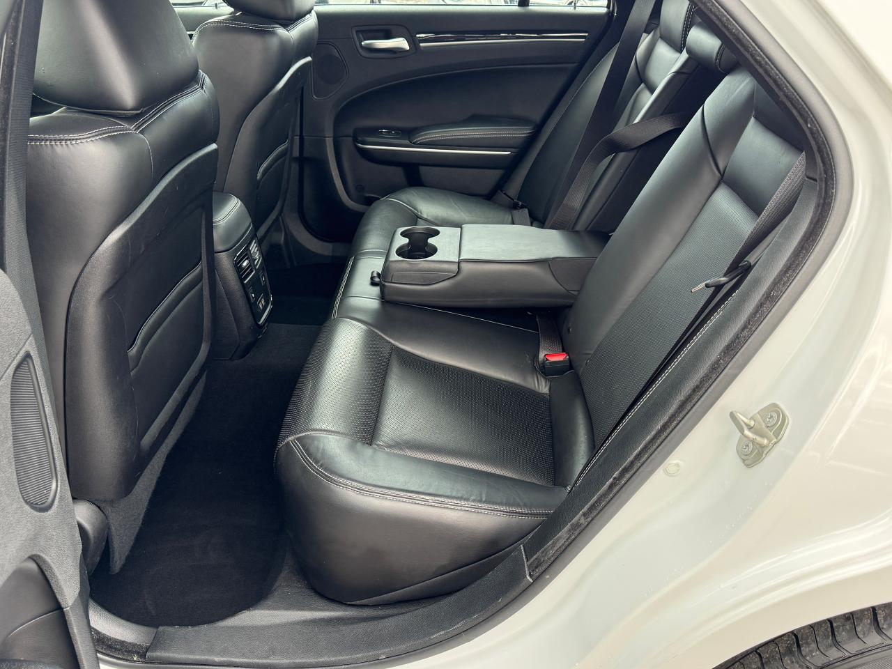 2023 Chrysler 300 300S RWD+Adaptive Cruise+Roof+LIKE NEW Photo