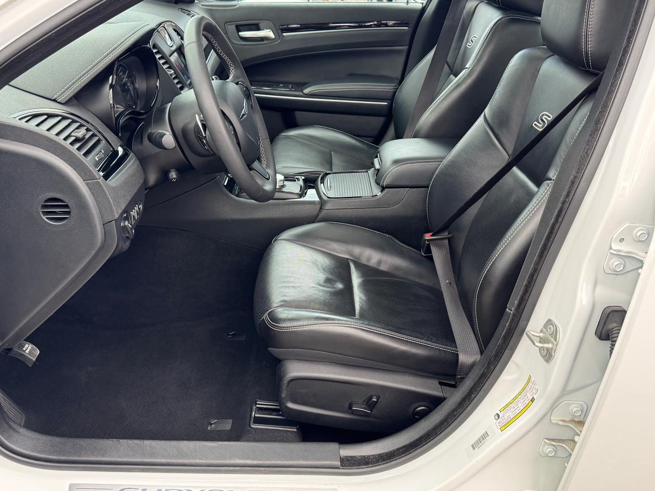 2023 Chrysler 300 300S RWD+Adaptive Cruise+Roof+LIKE NEW Photo22