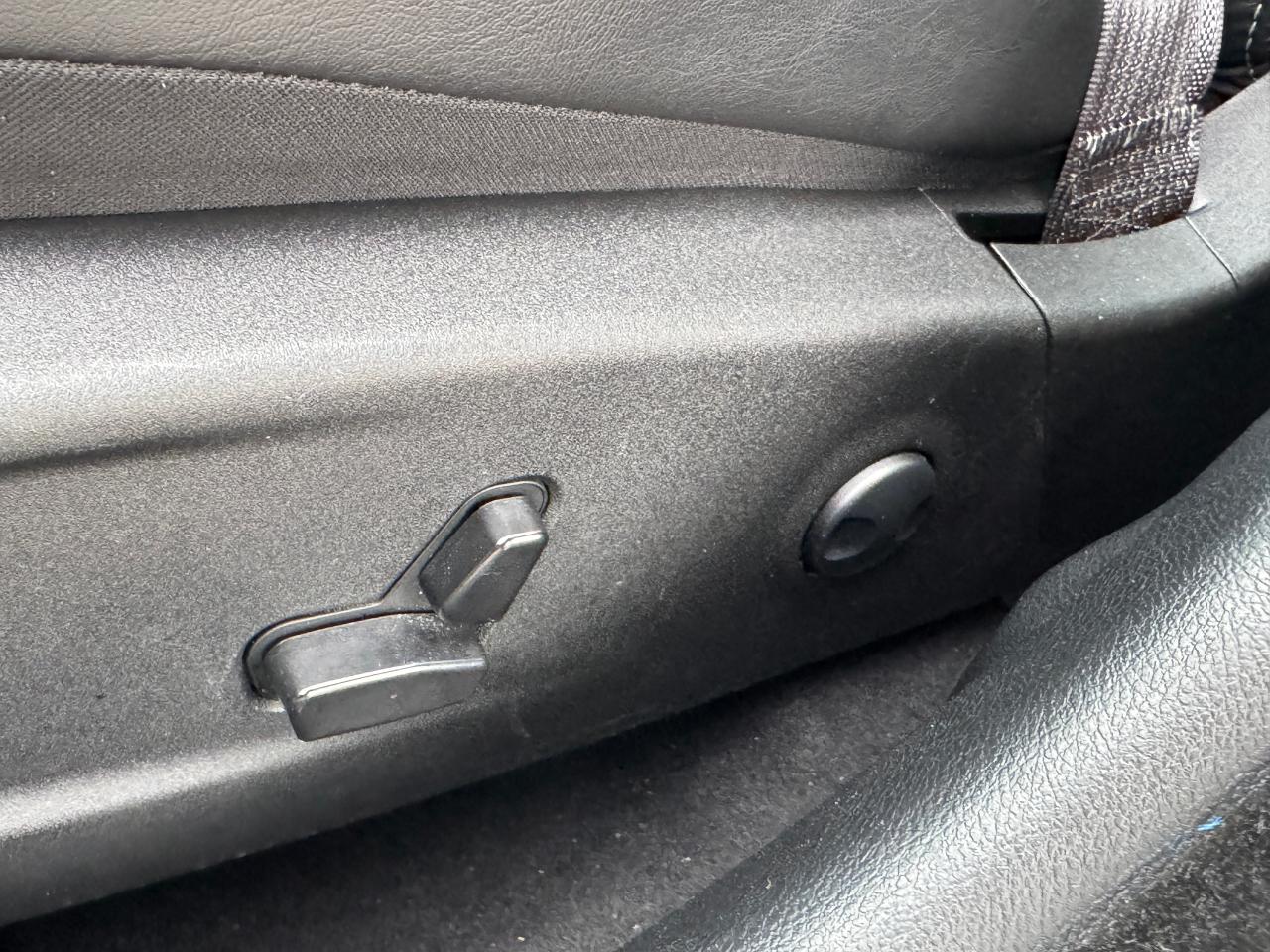 2023 Chrysler 300 300S RWD+Adaptive Cruise+Roof+LIKE NEW Photo99