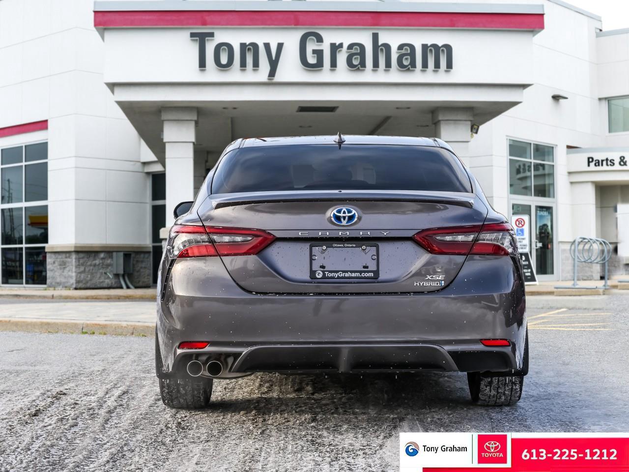 2021 Toyota Camry Hybrid XSE Photo