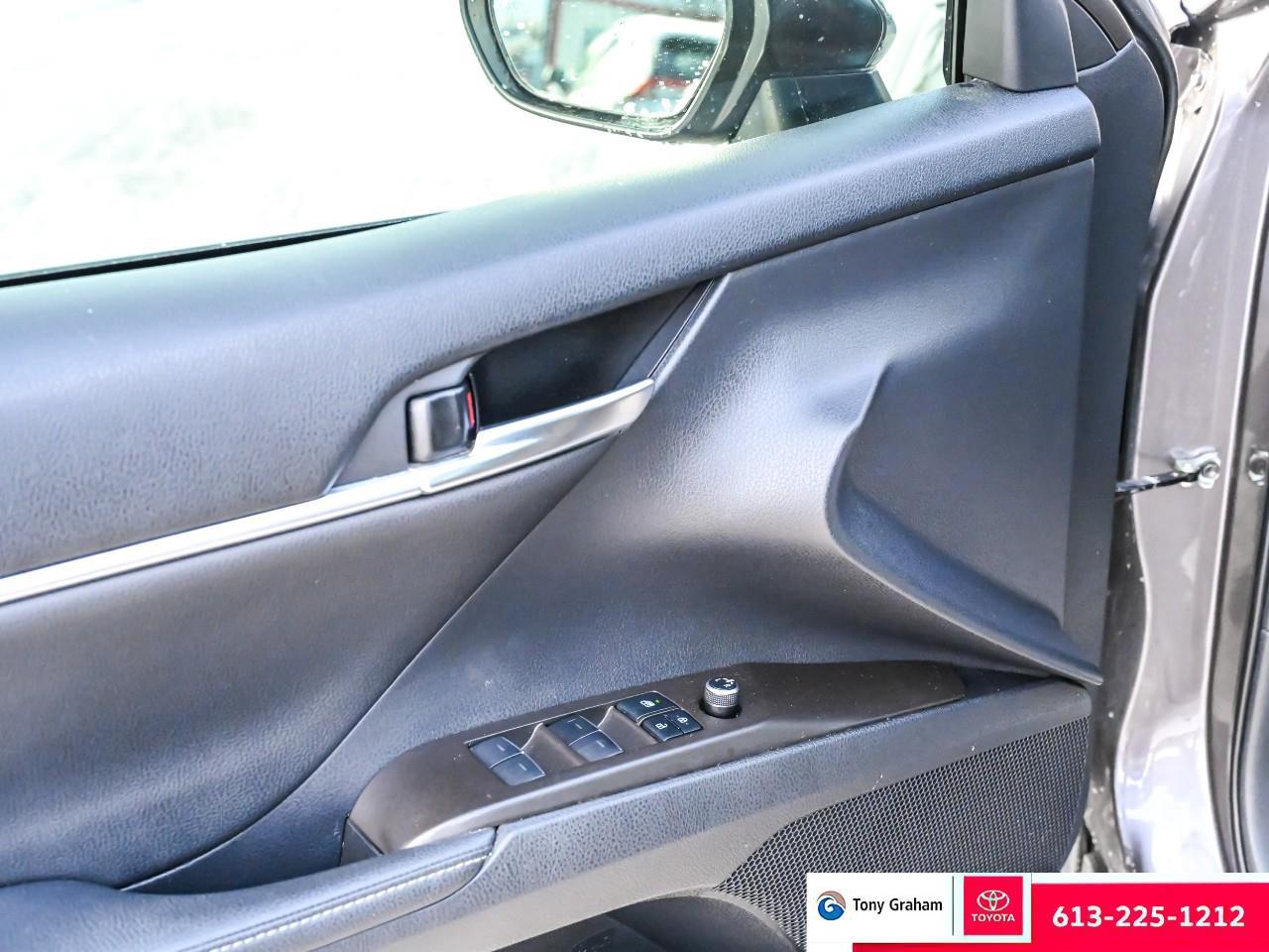 2021 Toyota Camry Hybrid XSE Photo