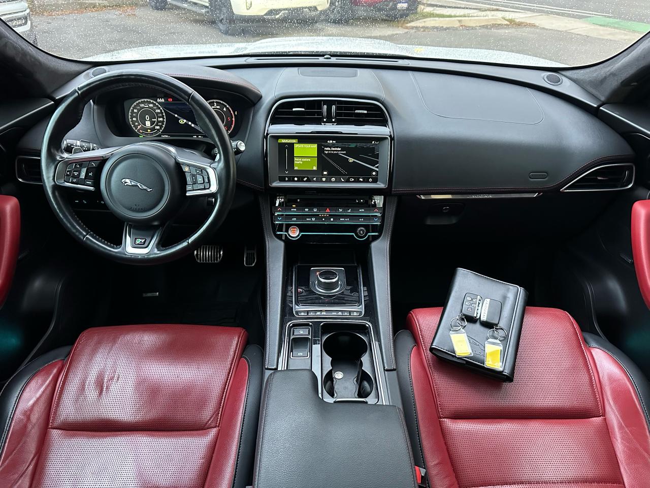 2019 Jaguar F-PACE R-Sport - Photo #12