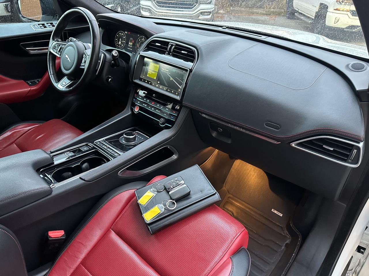 2019 Jaguar F-PACE R-Sport - Photo #13