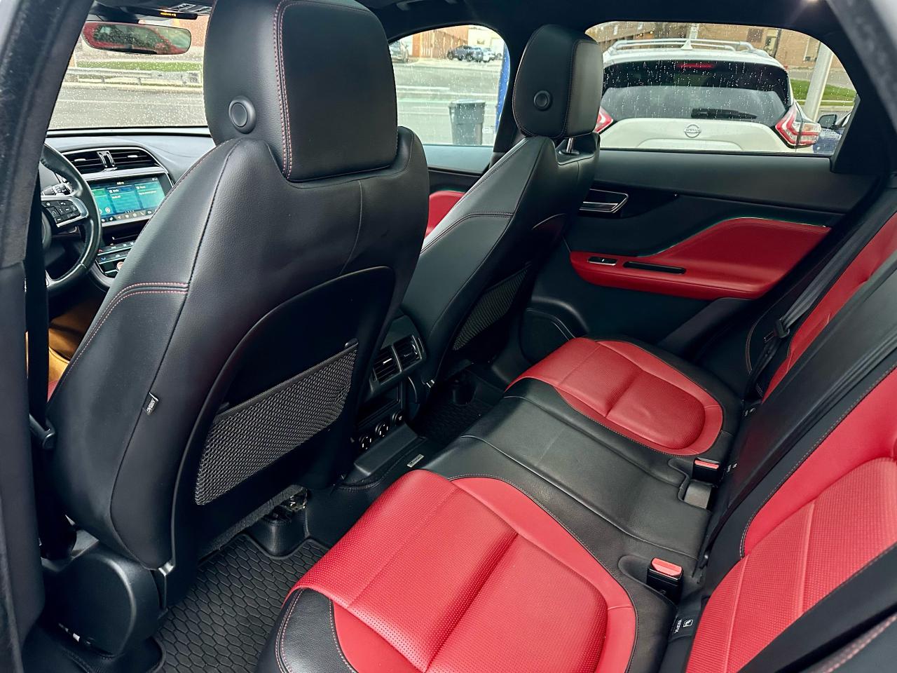 2019 Jaguar F-PACE R-Sport - Photo #4