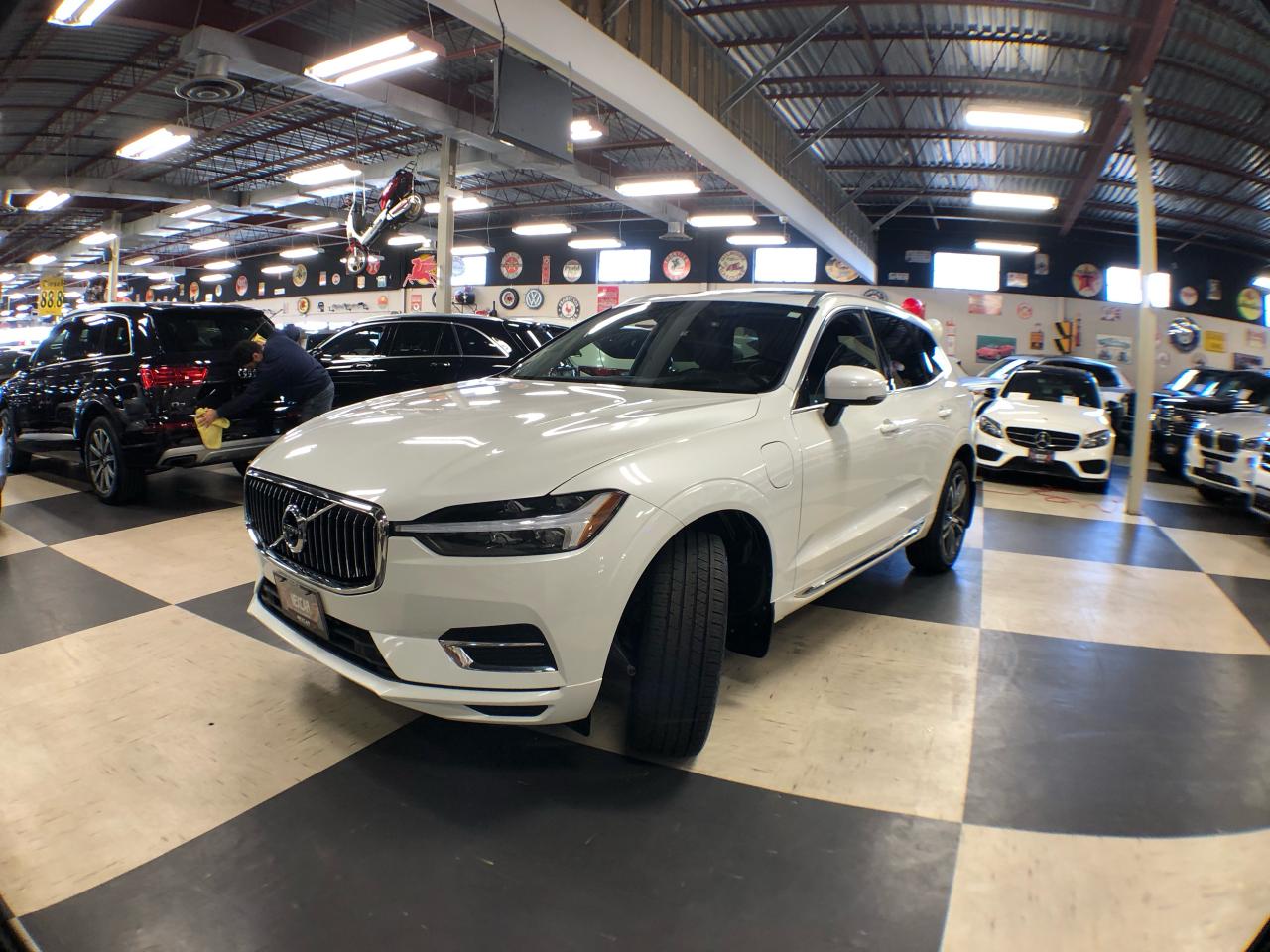 2021 Volvo XC60 RECHARGE T8 eAWD PHEV INSCRIPTION LEATHER NAV Photo2