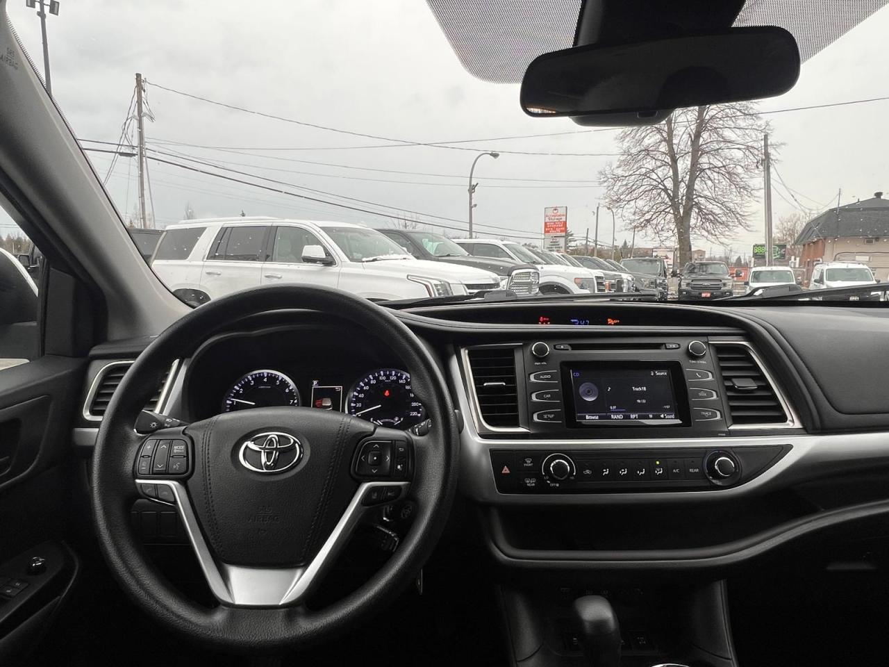 2017 Toyota Highlander LE - Photo #12