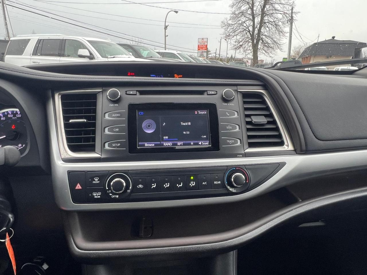 2017 Toyota Highlander LE - Photo #13