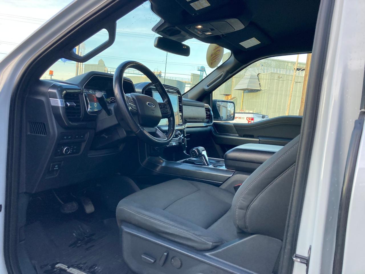 2022 Ford F-150 XLT - Photo #8