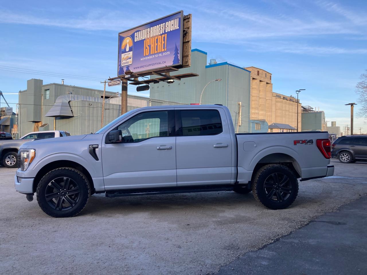 2022 Ford F-150 XLT - Photo #3