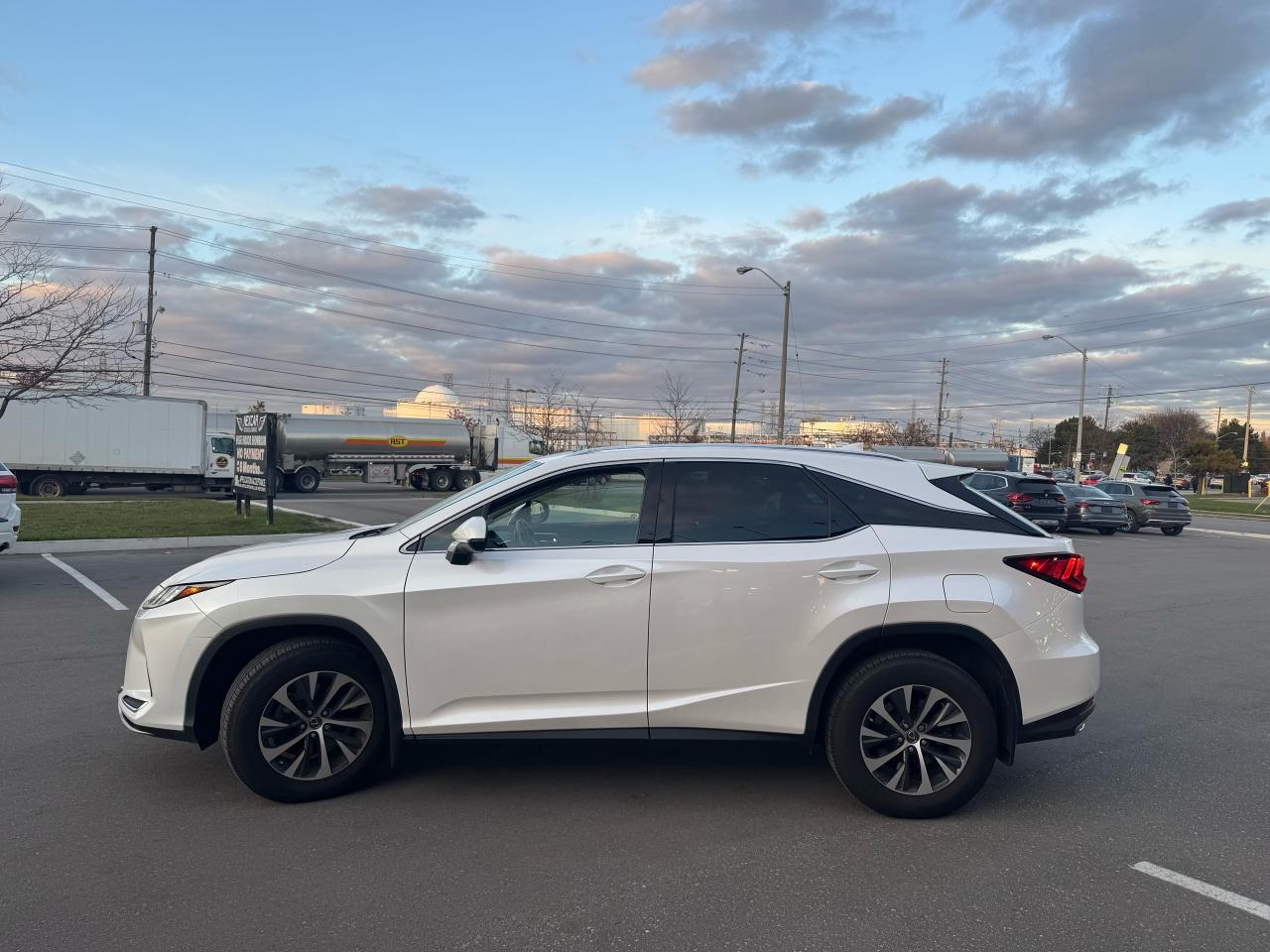 2022 Lexus RX 350 AWD LEATHER SUNROOF A/CARPLAY B/SPOT L/ASSIST Photo3