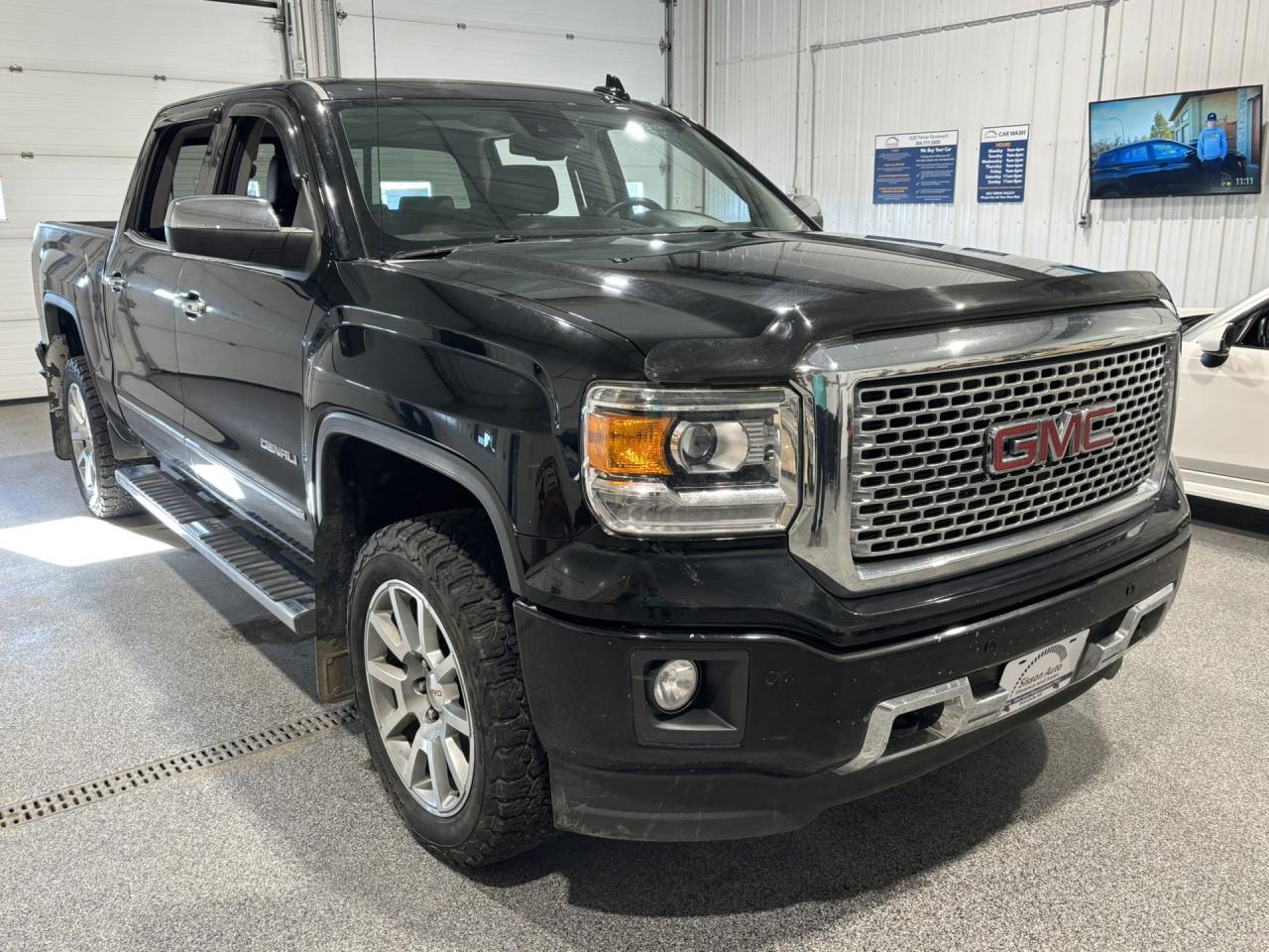 Used 2015 GMC Sierra 1500 Denali Crew Cab Short Box 4WD for sale in Brandon, MB