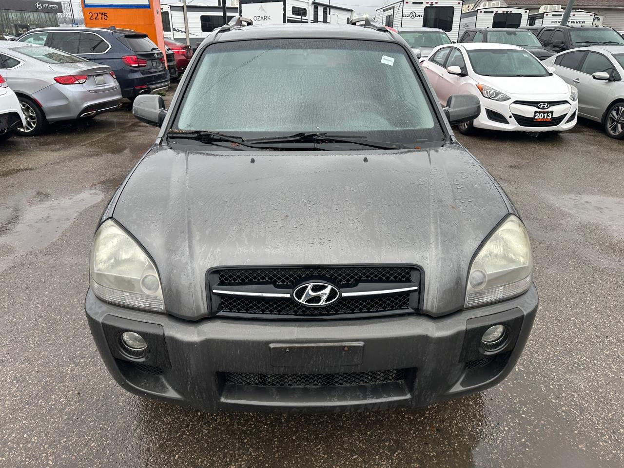2008 Hyundai Tucson GL, AUTO, 4X4, NEEDS REPAIRS, AS IS SPECIAL - Photo #8