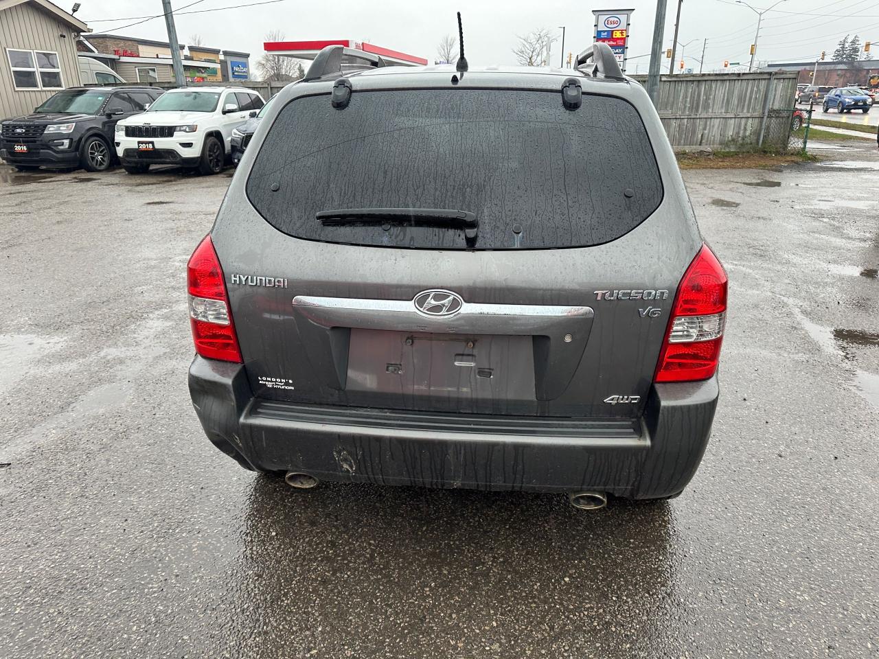 2008 Hyundai Tucson GL, AUTO, 4X4, NEEDS REPAIRS, AS IS SPECIAL - Photo #4
