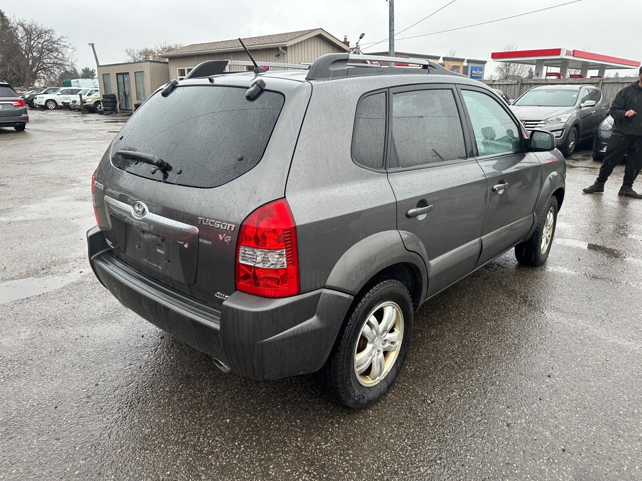 2008 Hyundai Tucson GL, AUTO, 4X4, NEEDS REPAIRS, AS IS SPECIAL - Photo #5