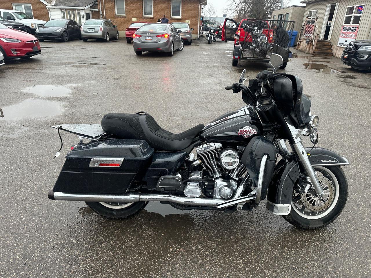 2006 Harley-Davidson Ultra Classic Electra Glide LIGHT DAMAGE, EXHAUST, CLEAN TITLE, AS IS SPECIAL - Photo #4