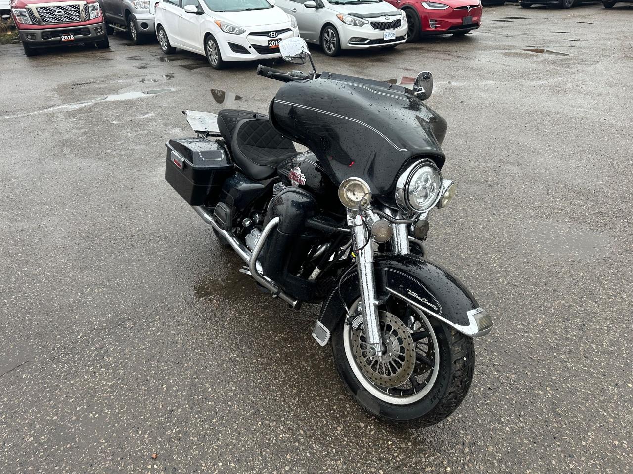 2006 Harley-Davidson Ultra Classic Electra Glide LIGHT DAMAGE, EXHAUST, CLEAN TITLE, AS IS SPECIAL - Photo #5