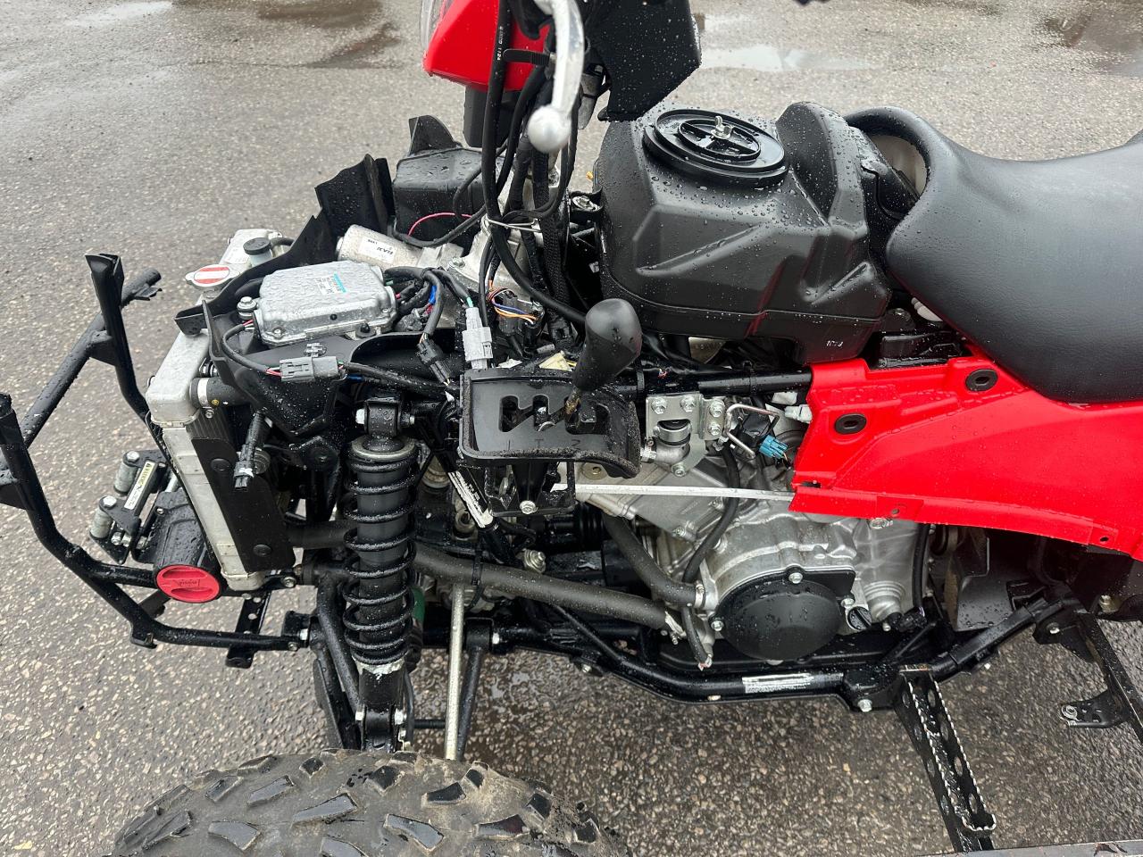 2022 Suzuki KingQuad 750 XP, WINCH, 4X4, LOW KMS, THEFT RECOVERY - Photo #11