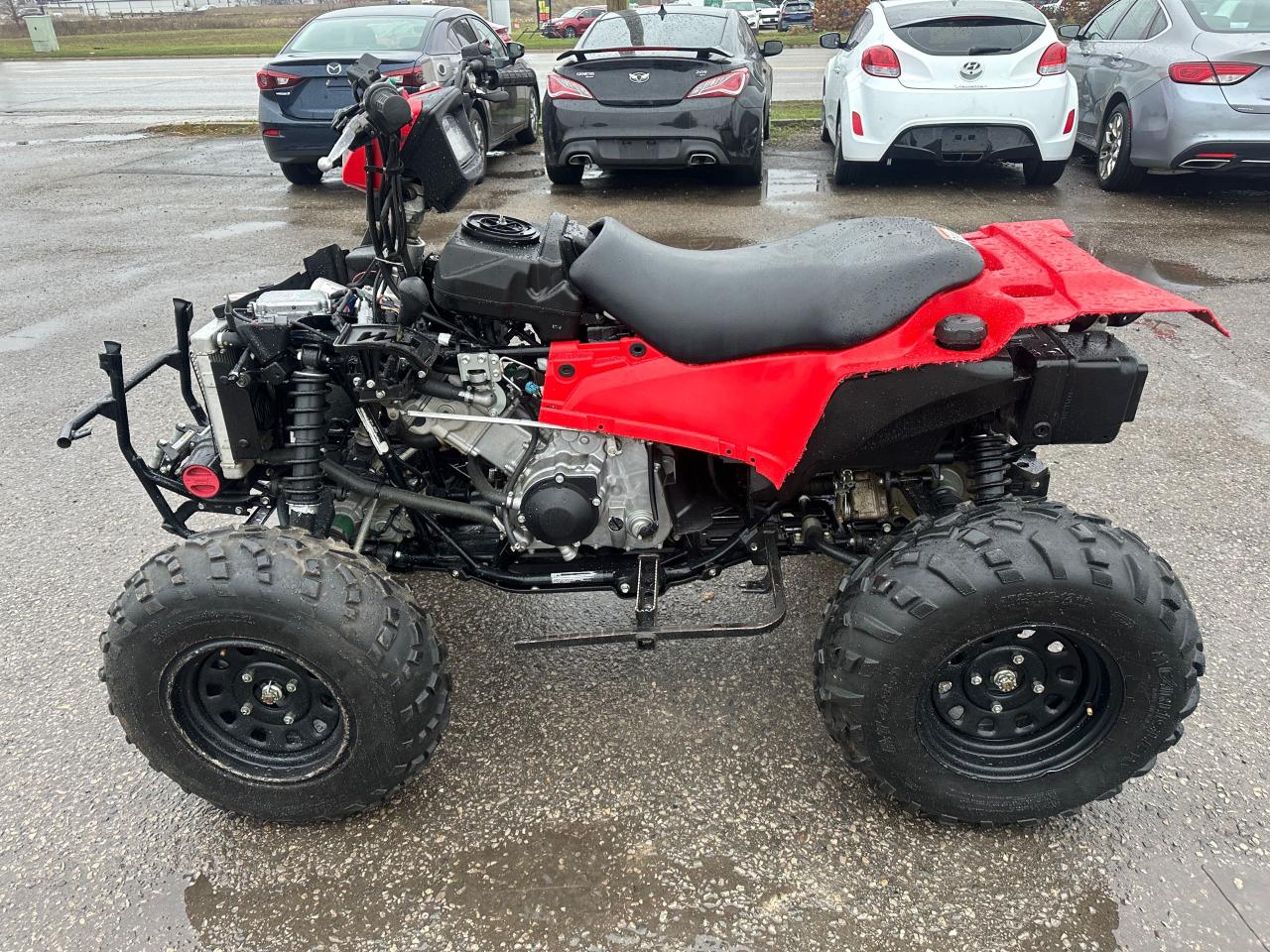 2022 Suzuki KingQuad 750 XP, WINCH, 4X4, LOW KMS, THEFT RECOVERY - Photo #2