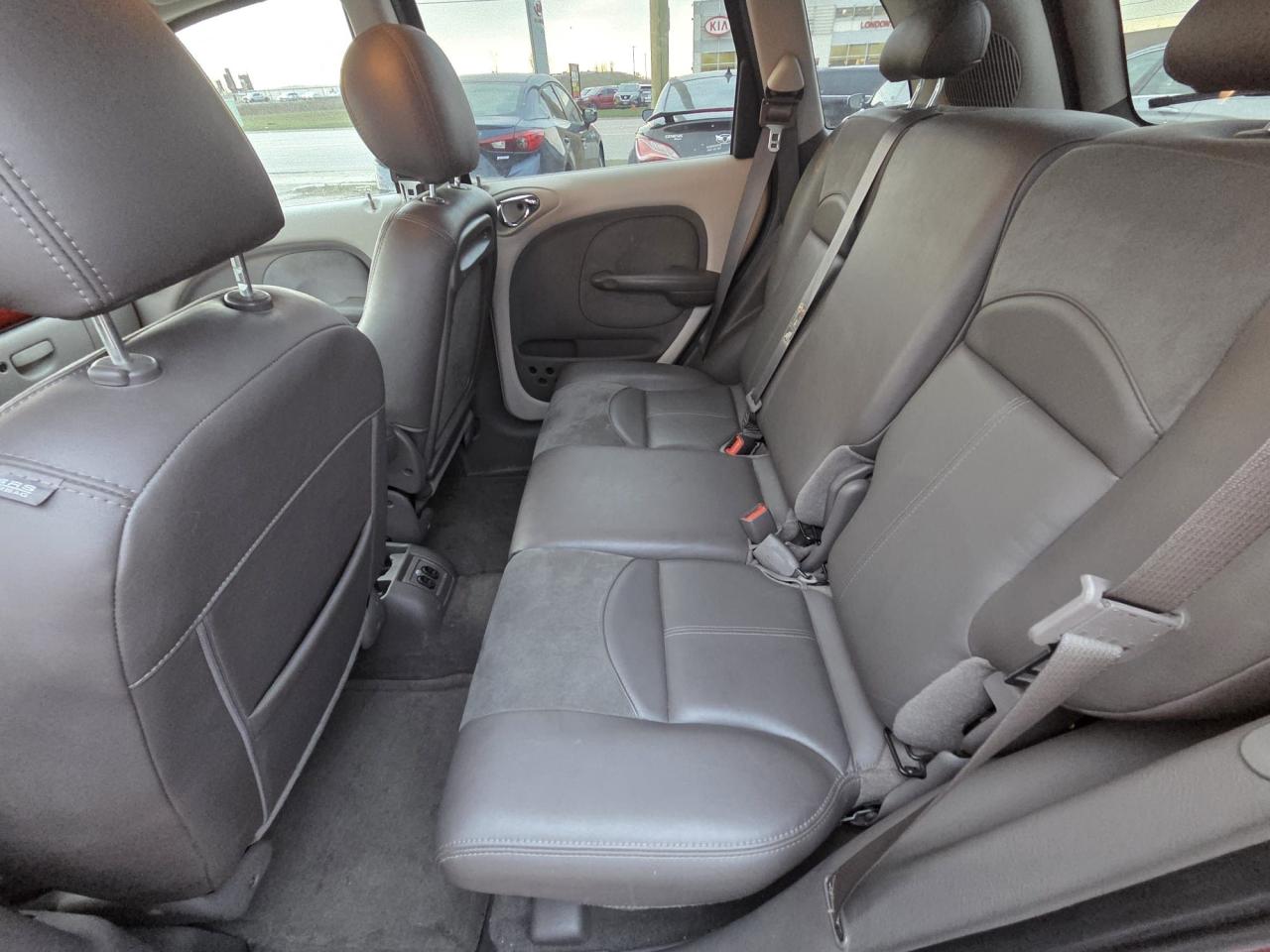 2003 Chrysler PT Cruiser LIMITED, ONLY 43,000KMS, LOW KMS, RUNS WELL, AS IS - Photo #9