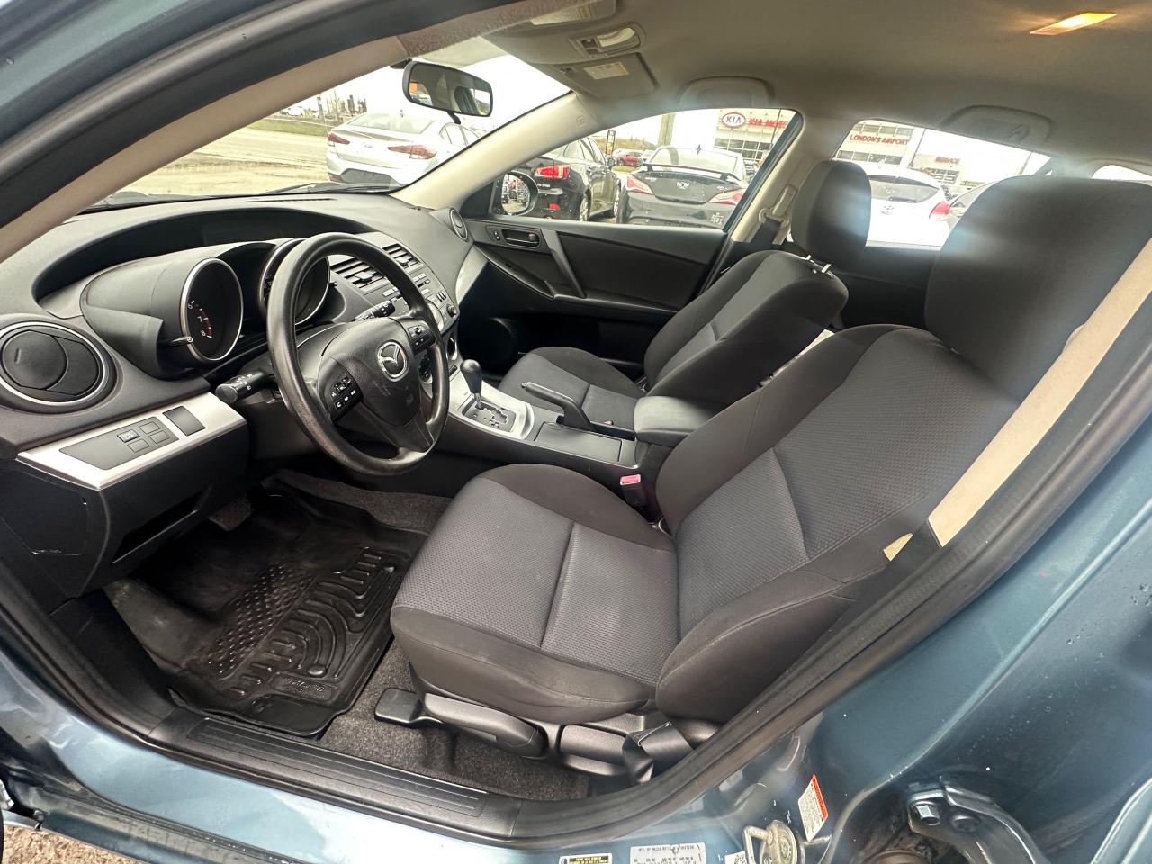 2011 Mazda MAZDA3 GX, AUTO, SEDAN, ALLOYS, ONLY 135KMS, CERTIFIED - Photo #13