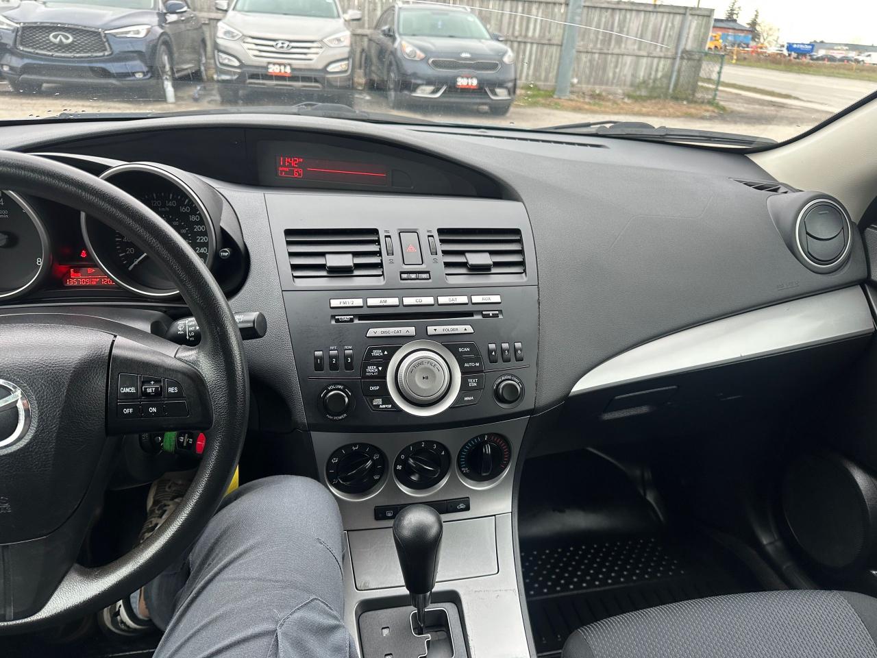 2011 Mazda MAZDA3 GX, AUTO, SEDAN, ALLOYS, ONLY 135KMS, CERTIFIED - Photo #10