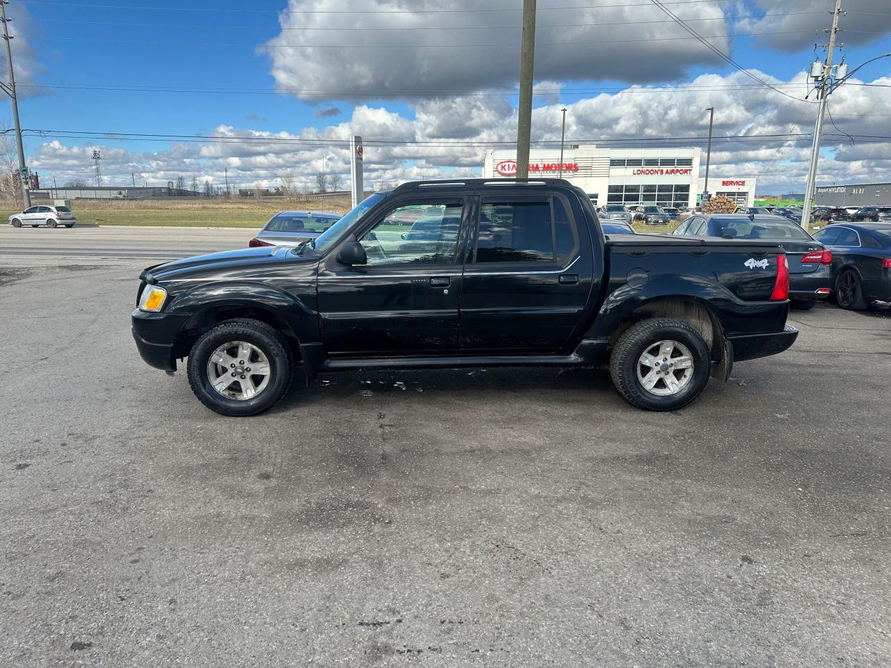 2005 Ford Explorer Sport Trac XLT, LEATHER, 4X4, CREW CAB, GREAT SHAPE, CERT - Photo #2