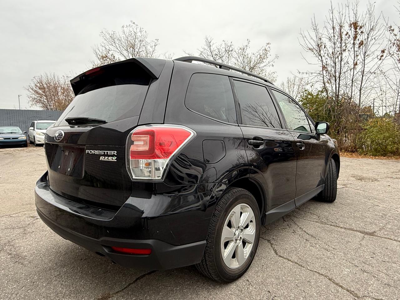 2017 Subaru Forester 2.5i Convenience *CLEAN CARFAX*SAFETY INCL* - Photo #6