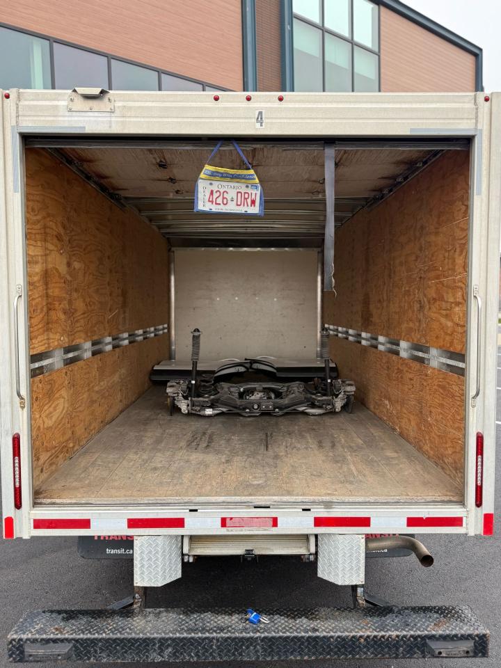 2020 GMC Savana 3500 Cube - Photo #9