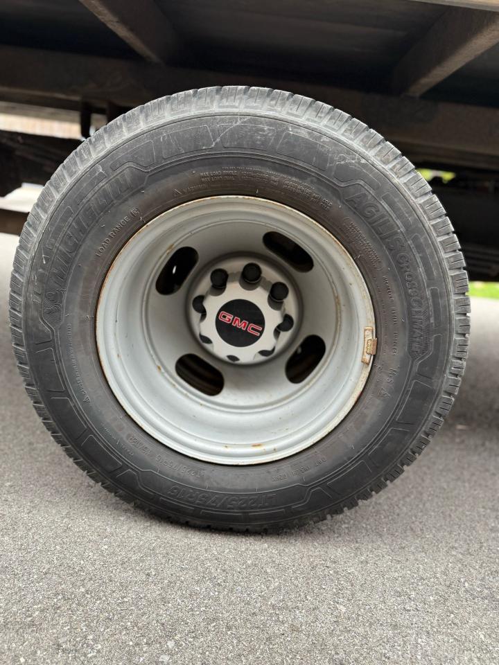 2020 GMC Savana 3500 Cube - Photo #12