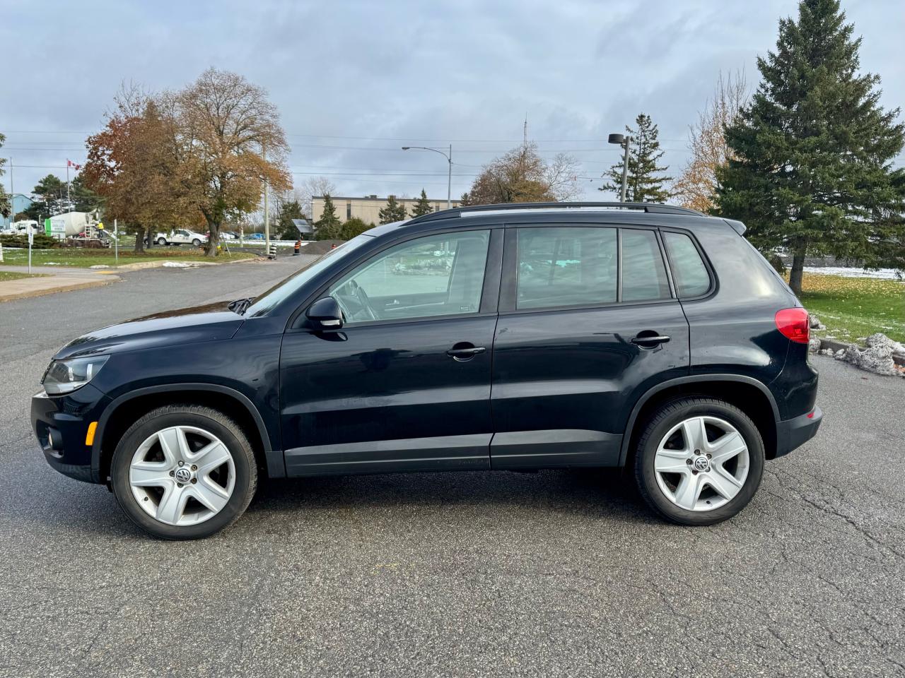 2016 Volkswagen Tiguan 2.0L AWD Comfortline Photo3