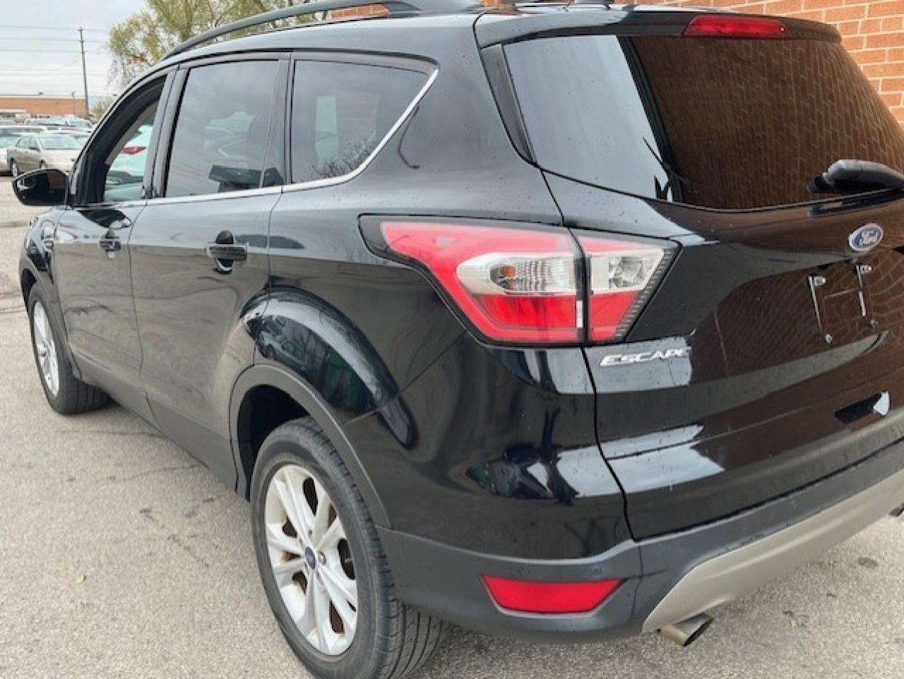 2017 Ford Escape FWD 4dr SE Photo