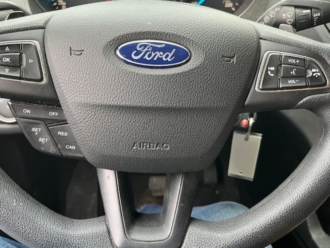 2017 Ford Escape FWD 4dr SE Photo