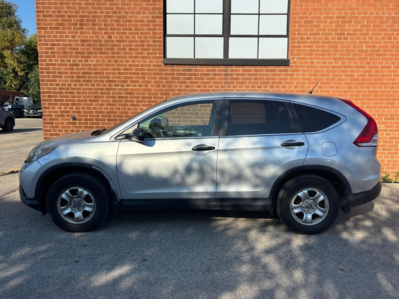 2013 Honda CR-V 2WD 5dr LX Photo2