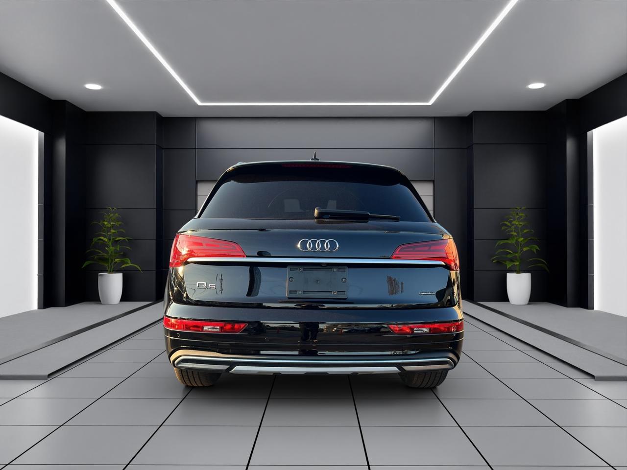 2021 Audi Q5 QUATTRO - REVERSE CAMERA - LEATHER - AWD !!! Photo