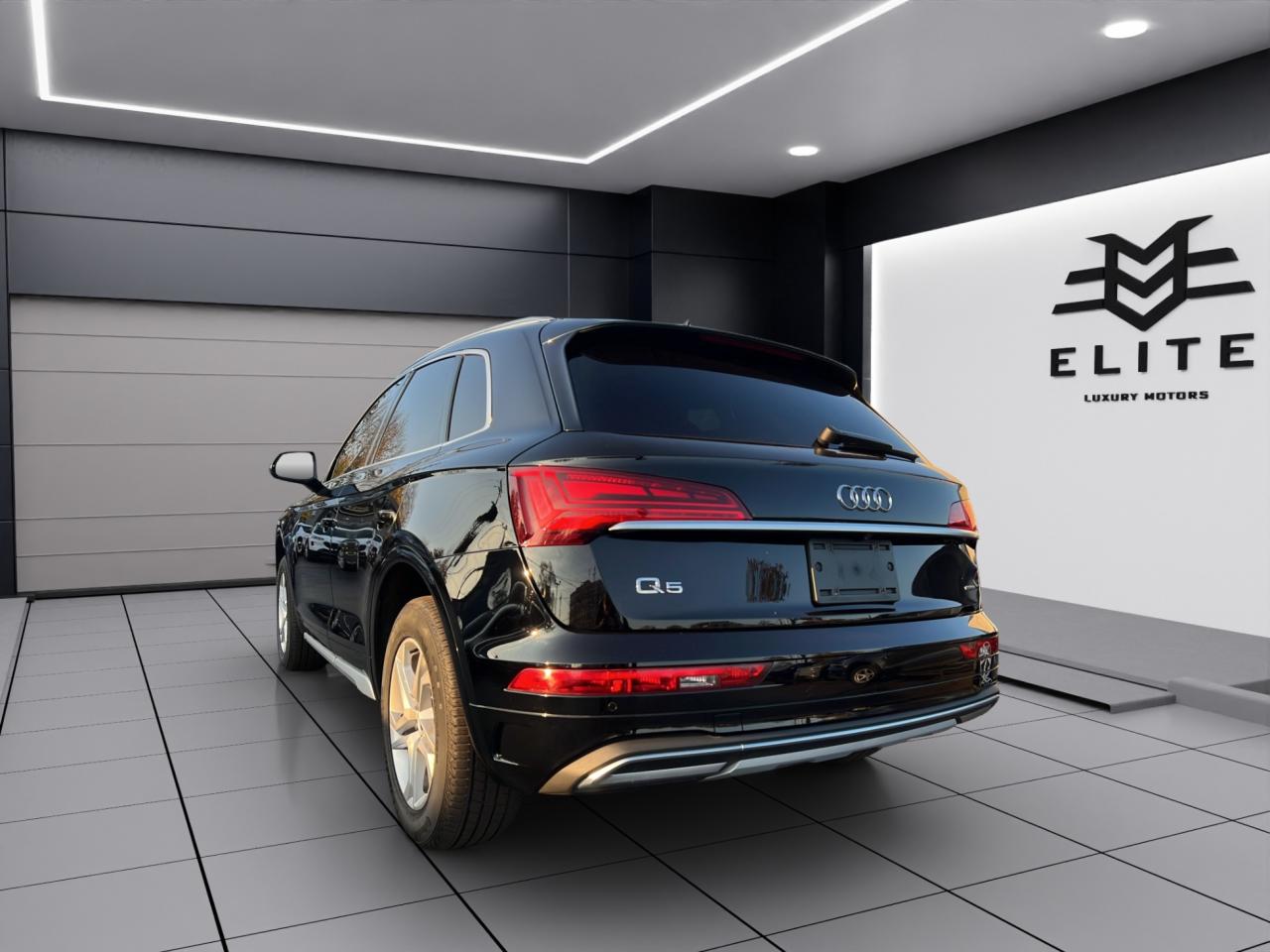 2021 Audi Q5 QUATTRO - REVERSE CAMERA - LEATHER - AWD !!! Photo