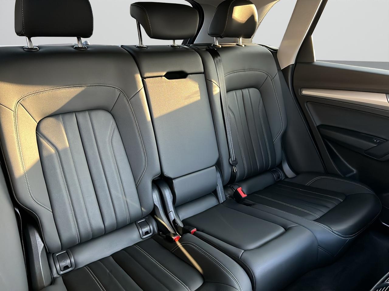 2021 Audi Q5 QUATTRO - REVERSE CAMERA - LEATHER - AWD !!! Photo