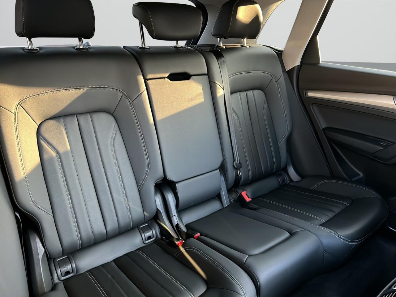 2021 Audi Q5 QUATTRO - REVERSE CAMERA - LEATHER - AWD !!! Photo