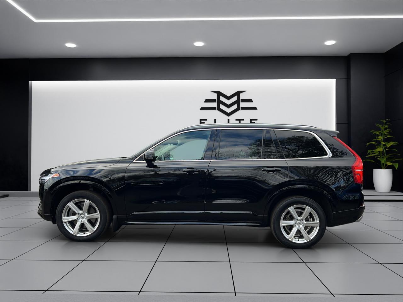 2021 Volvo XC90 T6 AWD Momentum 7-Seater - Navigation !!! Photo3
