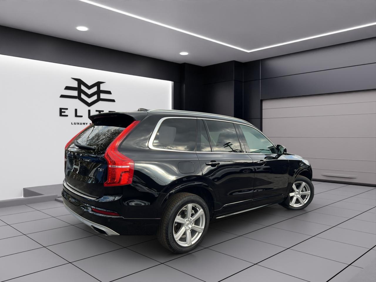 2021 Volvo XC90 T6 AWD Momentum 7-Seater - Navigation !!! Photo