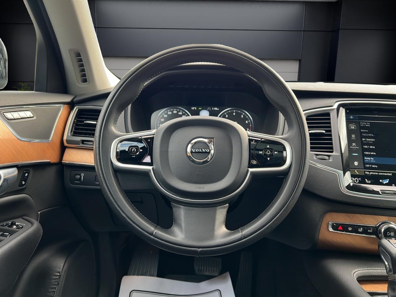 2021 Volvo XC90 T6 AWD Momentum 7-Seater - Navigation !!! Photo