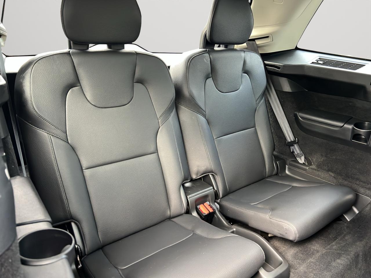 2021 Volvo XC90 T6 AWD Momentum 7-Seater - Navigation !!! Photo