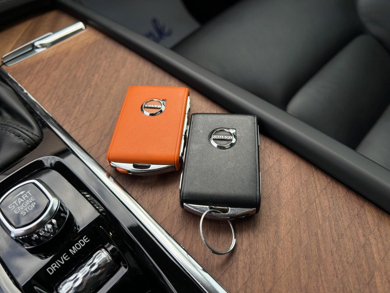 2021 Volvo XC90 T6 AWD Momentum 7-Seater - Navigation !!! Photo