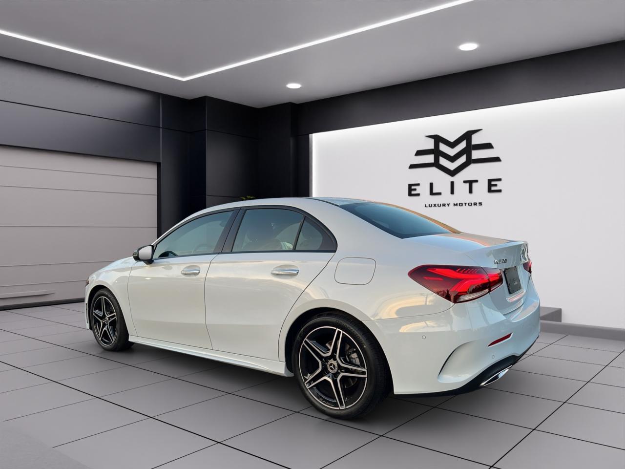 2022 Mercedes-Benz A-Class A 220 4MATIC-AMG PKG-NAVIGATION-TWO SETS OF KEYS !! Photo4