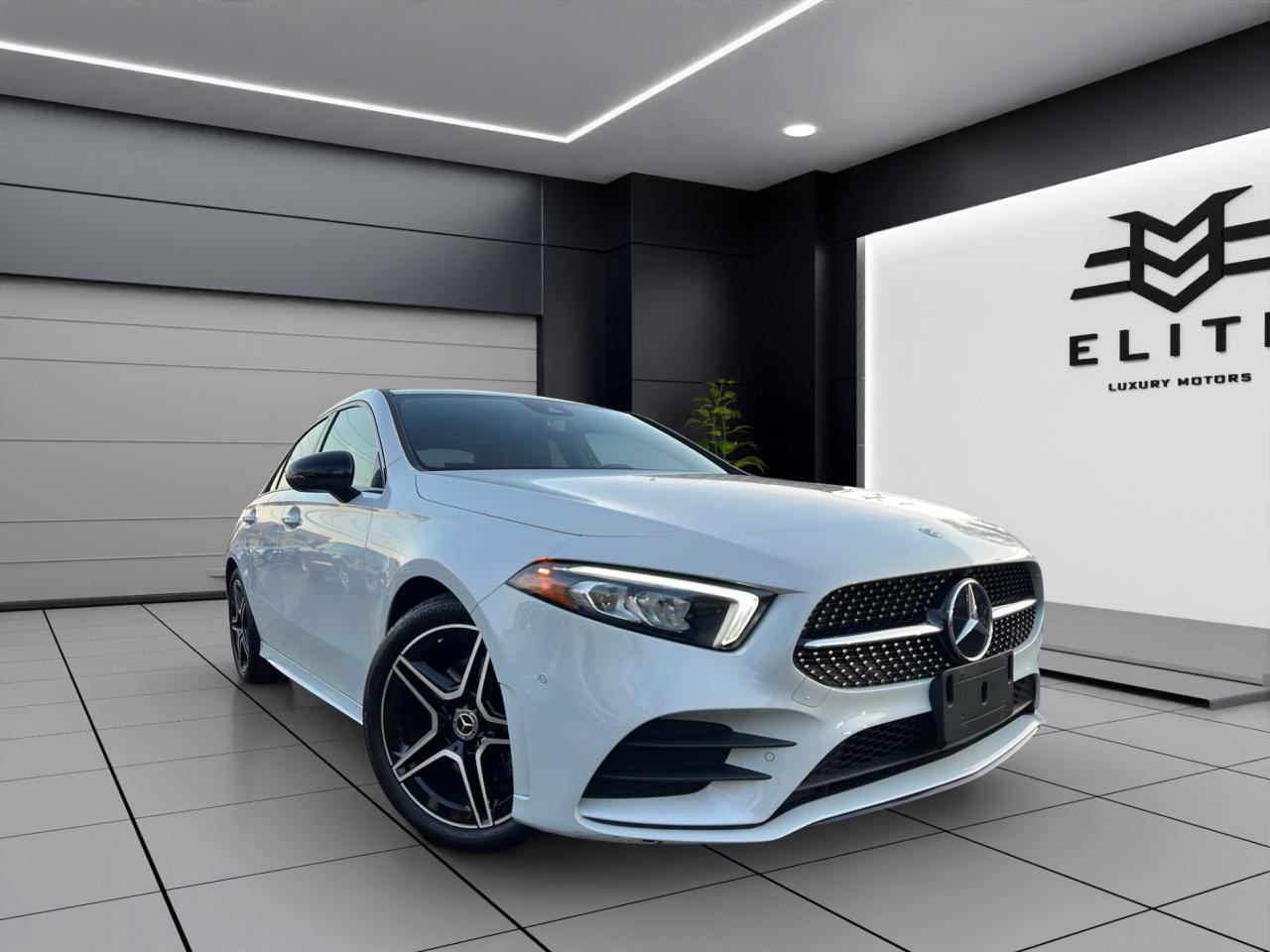 2022 Mercedes-Benz A-Class A 220 4MATIC-AMG PKG-NAVIGATION-TWO SETS OF KEYS !! Photo