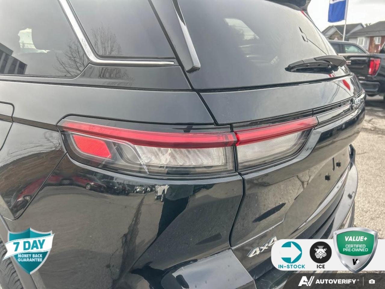 2023 Jeep Grand Cherokee Laredo HEATED SEATS | HEATED STEERING WHEEL | ADAPTIVE CR Photo