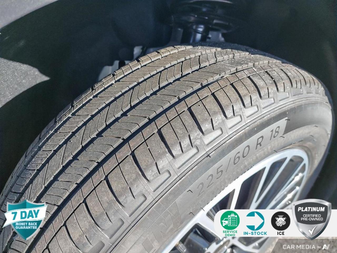 2025 Ford Escape PHEV REMOTE START | PANO MOONROOF | HEATED STEERING WHEEL | Photo